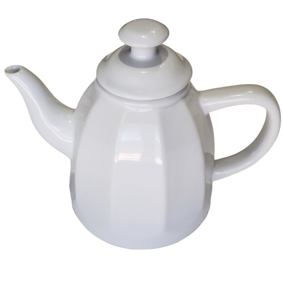 Chantal 24oz 3-Cup White Ceramic Teapot with Lid, Like New Condition - Picture 1 of 5